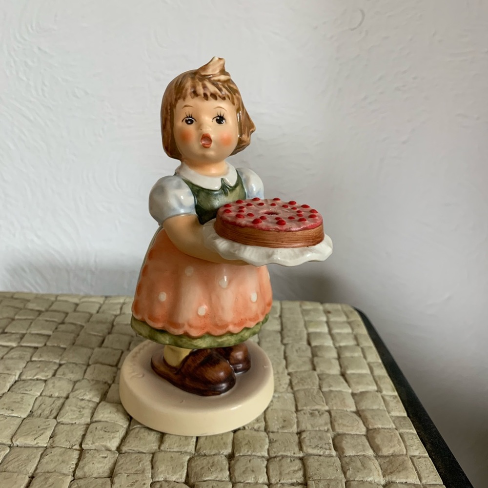 Hummel Special Edition #10 Birthday Candle